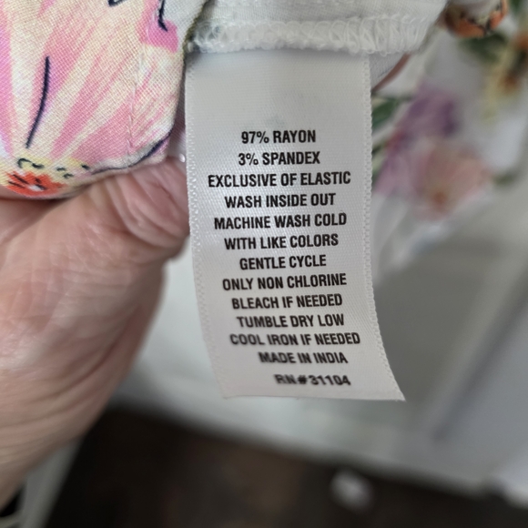 Crown & Ivy Flower Shirt - Picture 6 of 6